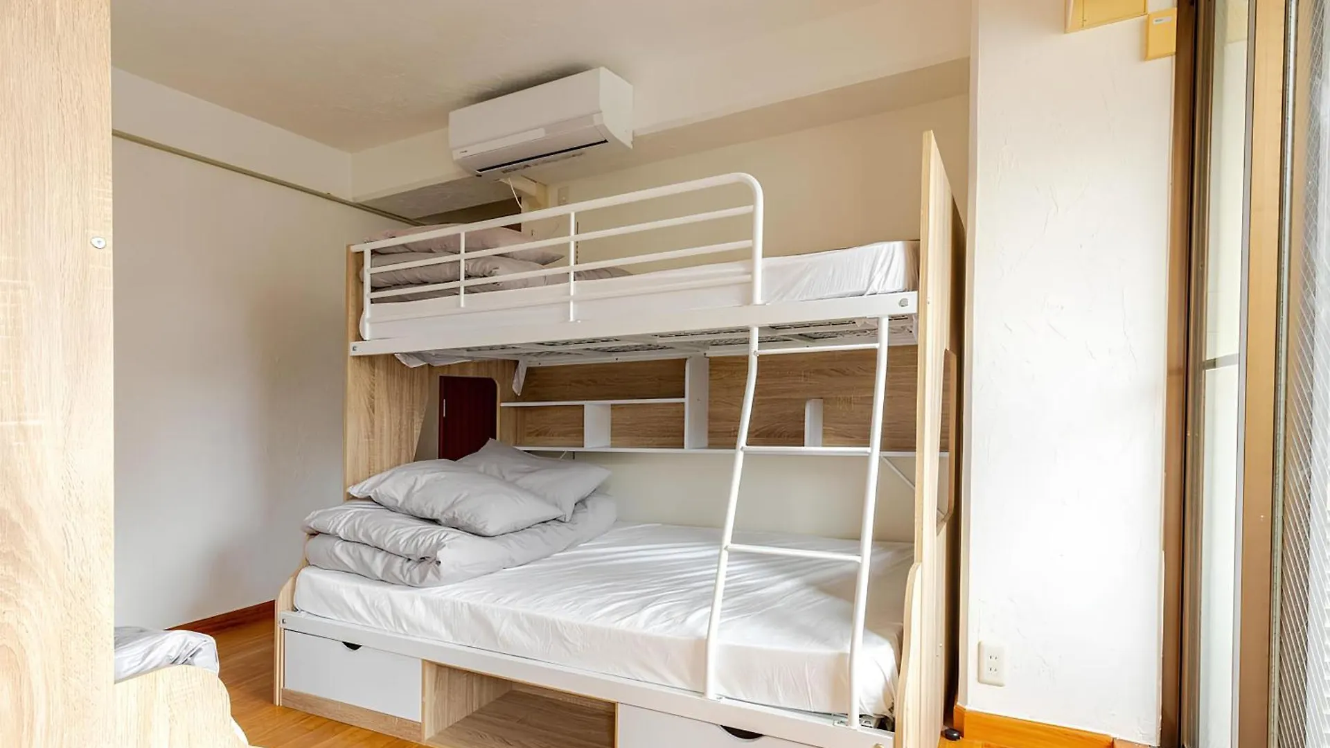 Apartment 【150㎡Over/ジャグジー有】大人数でも快適のプレミアム空間 Osaka